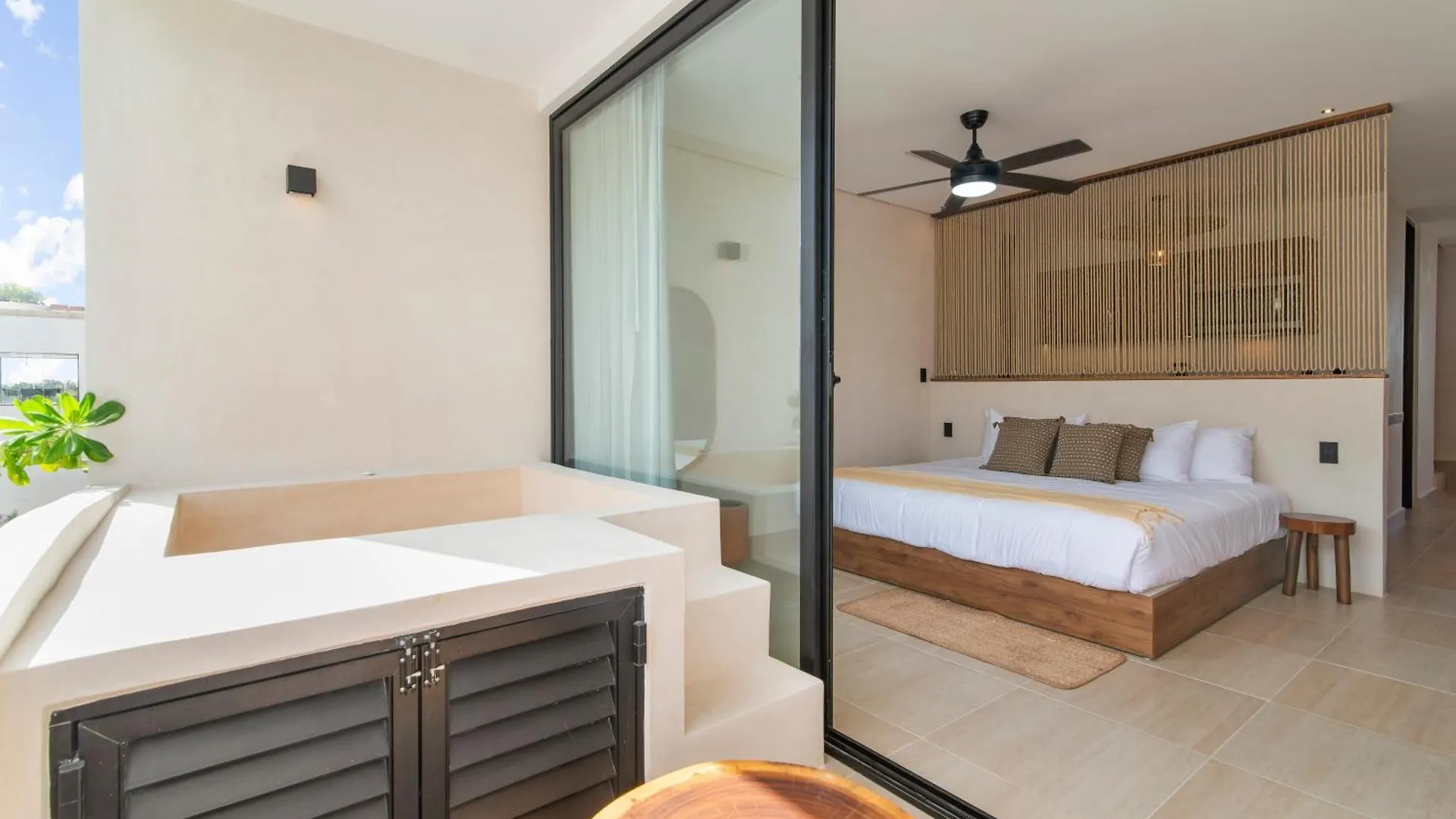 Guest Inn Home - Elements Suites Tulum Szálloda