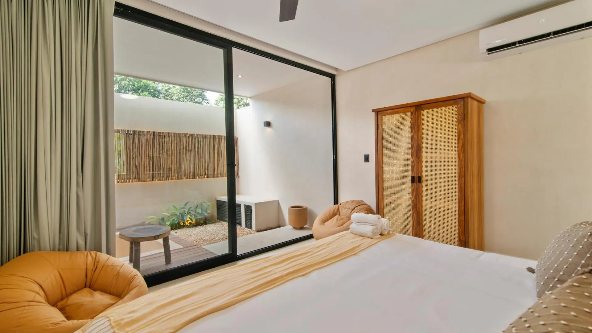 **** Szálloda Guest Inn Home - Elements Suites Tulum Mexikó